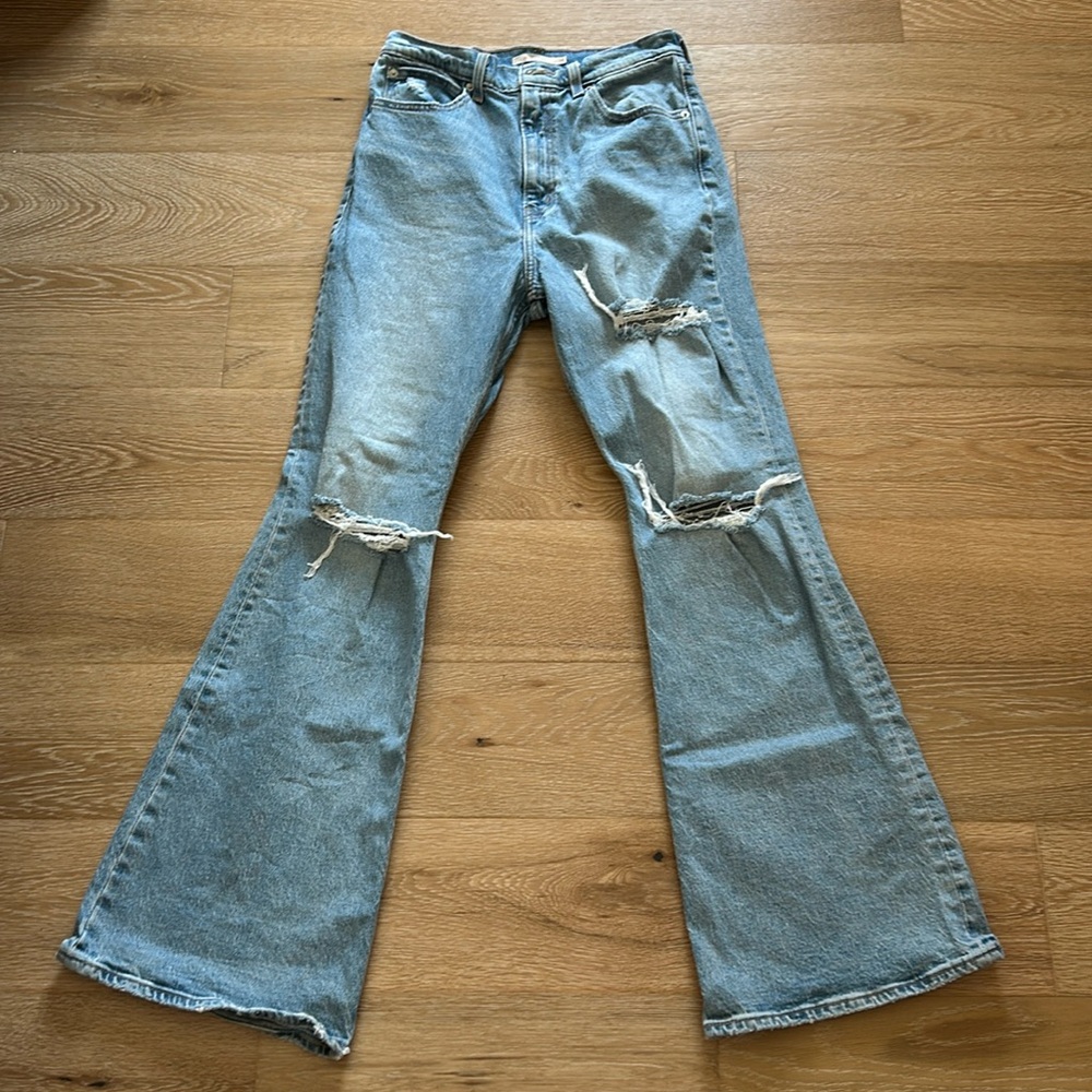 Levi’s 70’s high rise flare